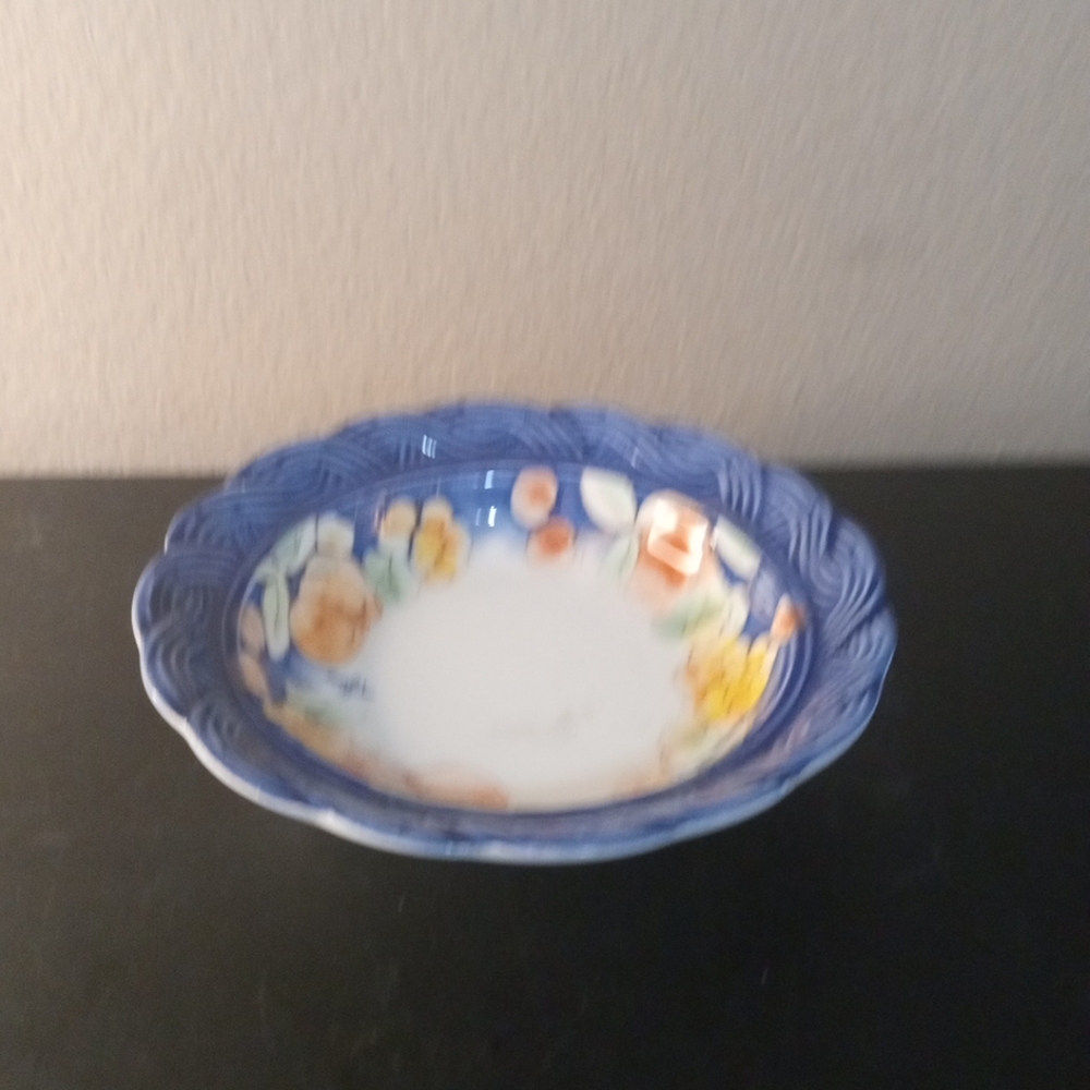 EXQUISITE Hand painted 8" Brunelli Bowl Made in Italy